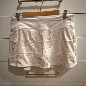 Lululemon pace rival skirt 8